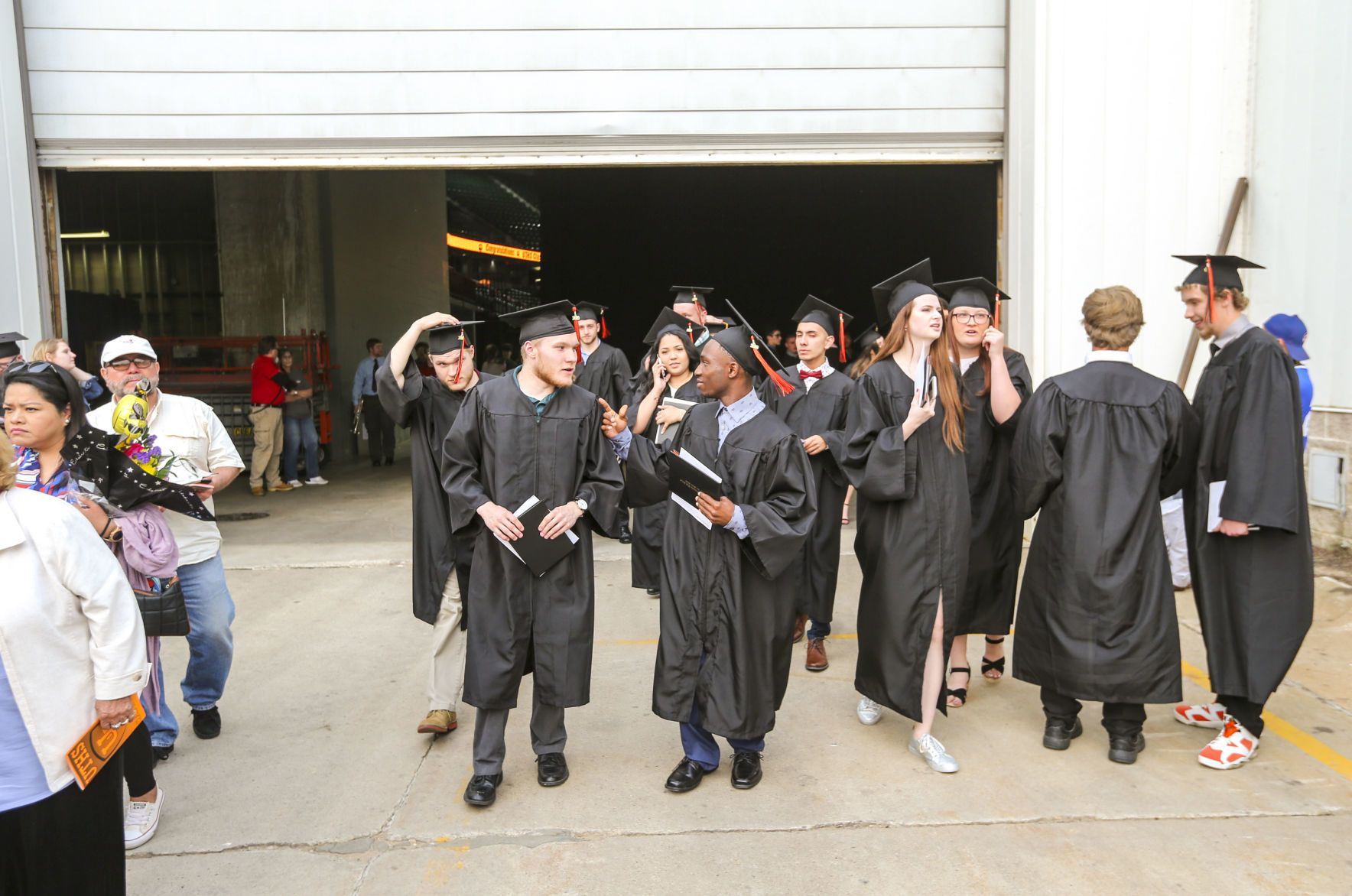 060219-mda-nws-uthsgrad-018